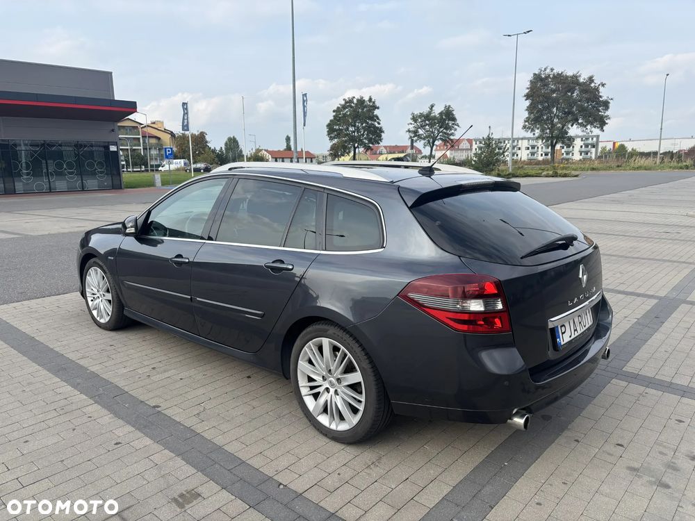 Renault Laguna 2011 photo 5