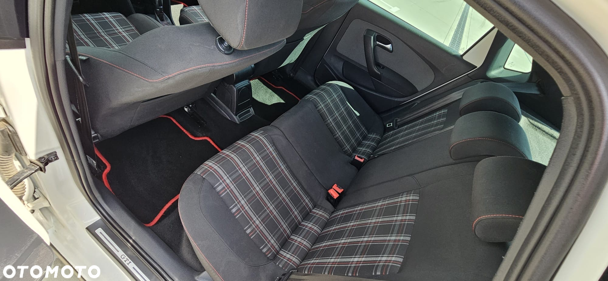 Volkswagen Polo 1.4 TSI GTI DSG - 32