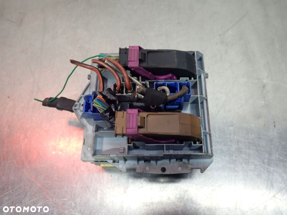 SKRZYNKA BEZPIECZNIKÓW FIAT BRAVO II 51832042 - 5