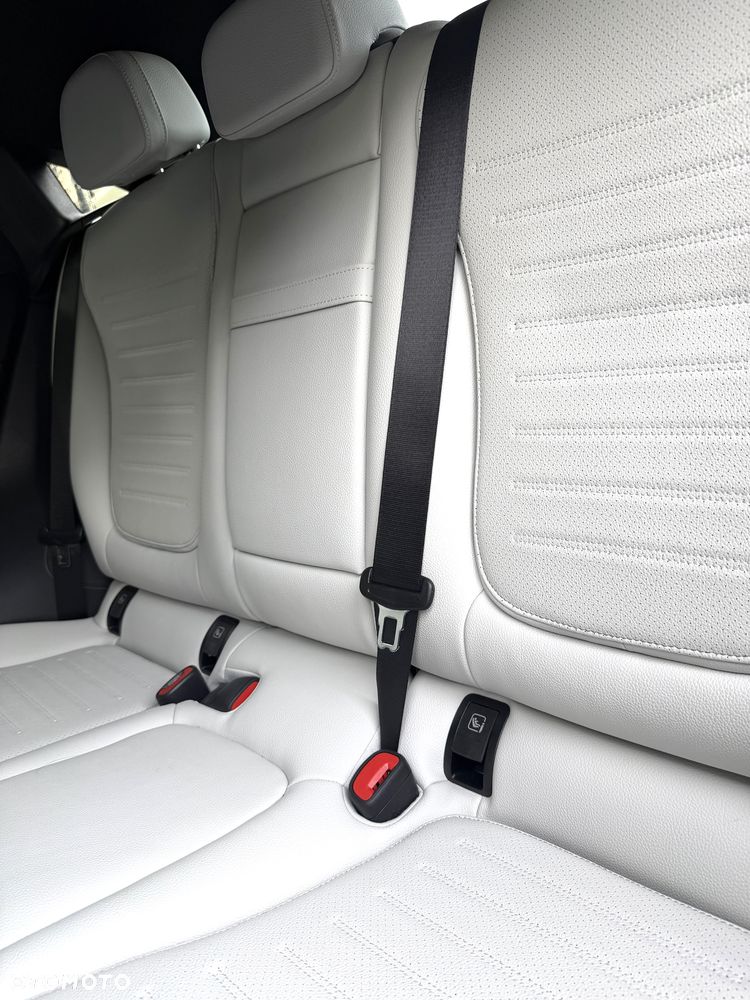 Mercedes-Benz GLC 200 mHEV 4-Matic AMG Line - 14