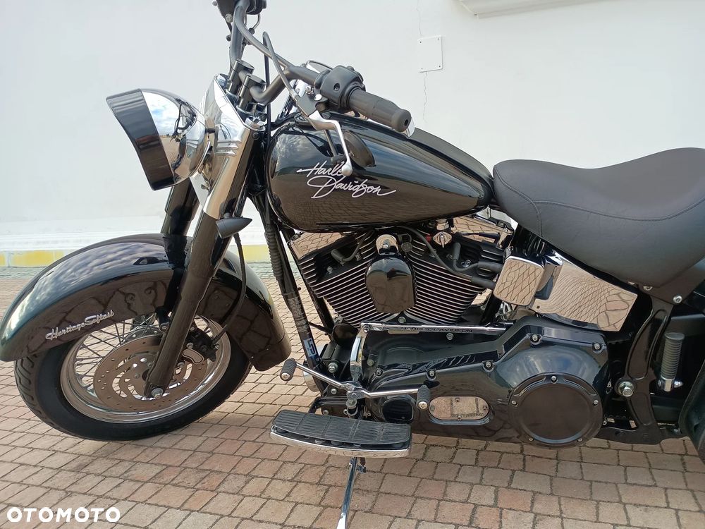 Harley-Davidson Softail Heritage Classic - 18