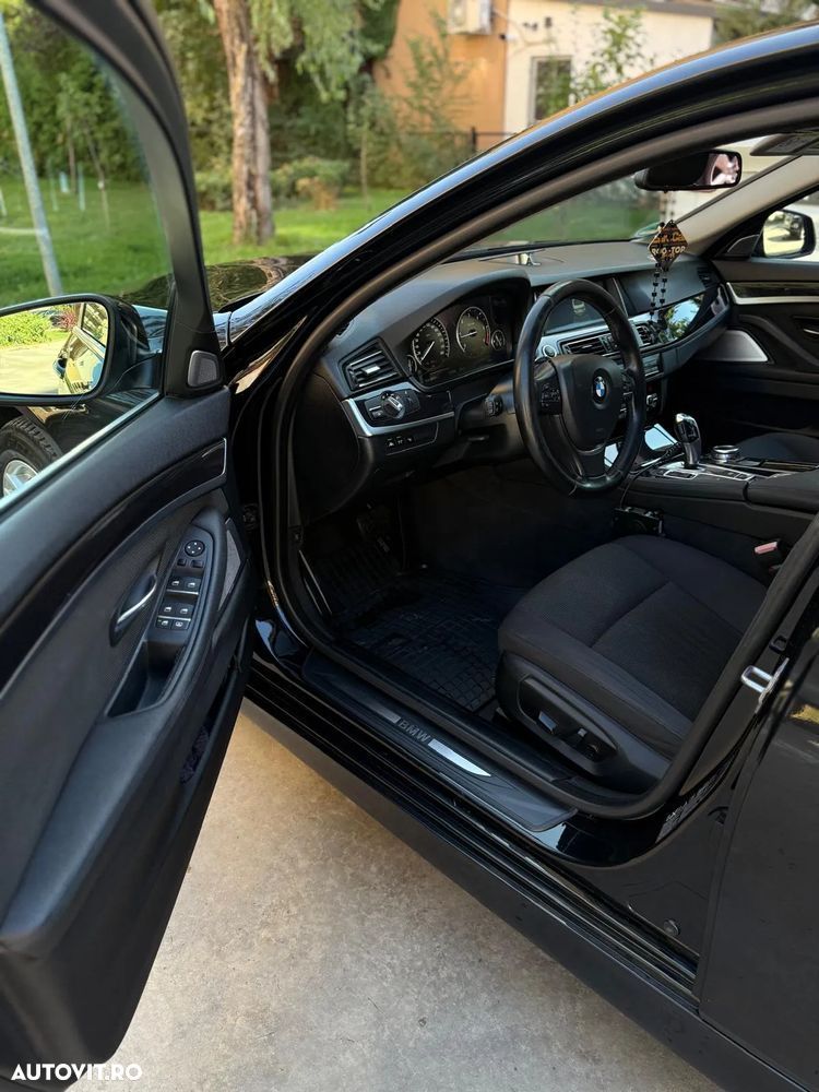 BMW Seria 5 520d xDrive - 13