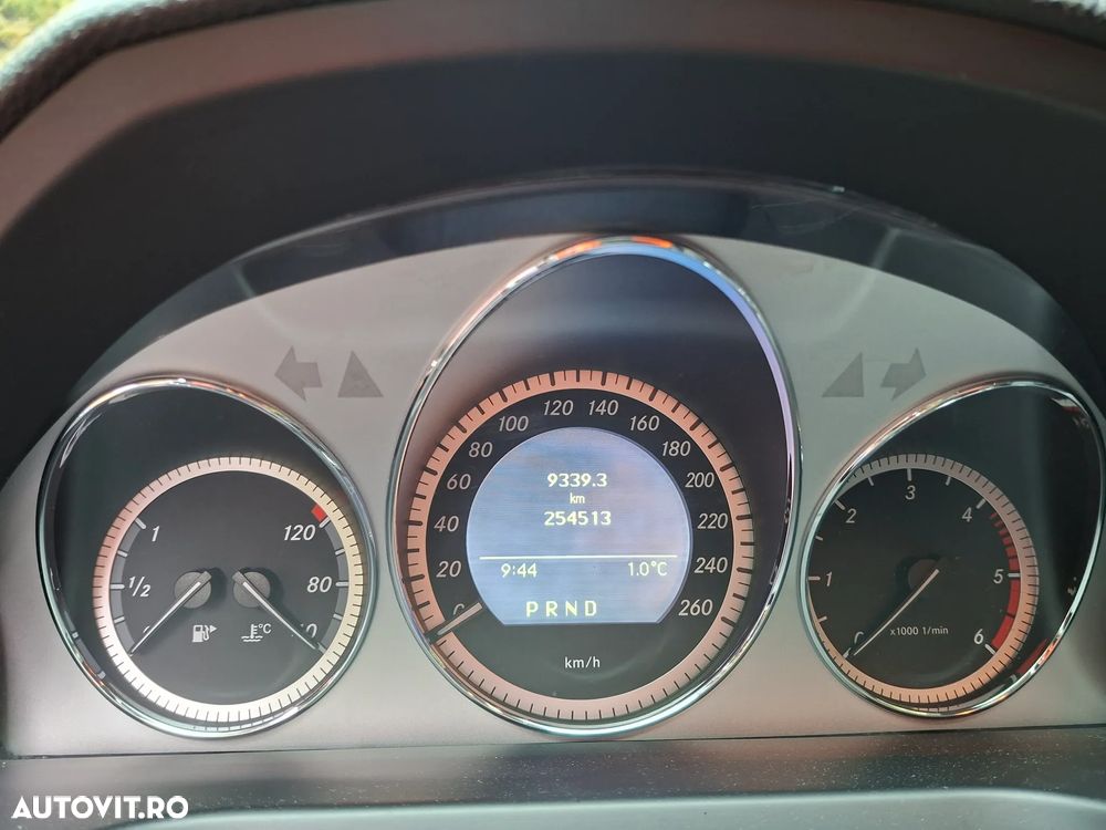 Mercedes-Benz C 200 CDI DPF Automatik BlueEFFICIENCY Avantgarde - 6