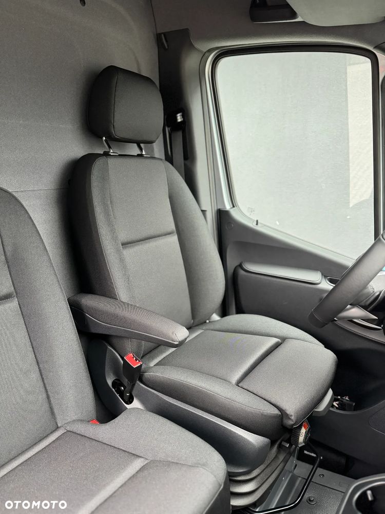 Mercedes-Benz Sprinter - 23