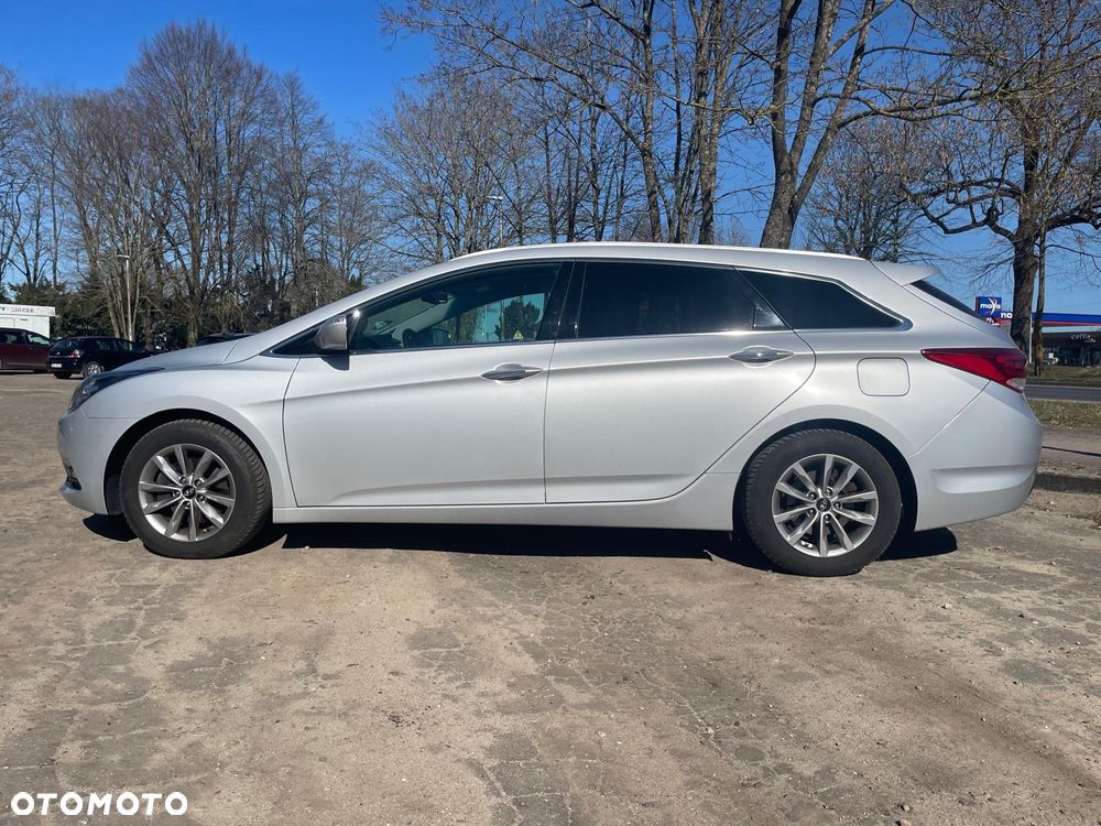 Hyundai i40 Kombi blue 1.6 Trend - 10