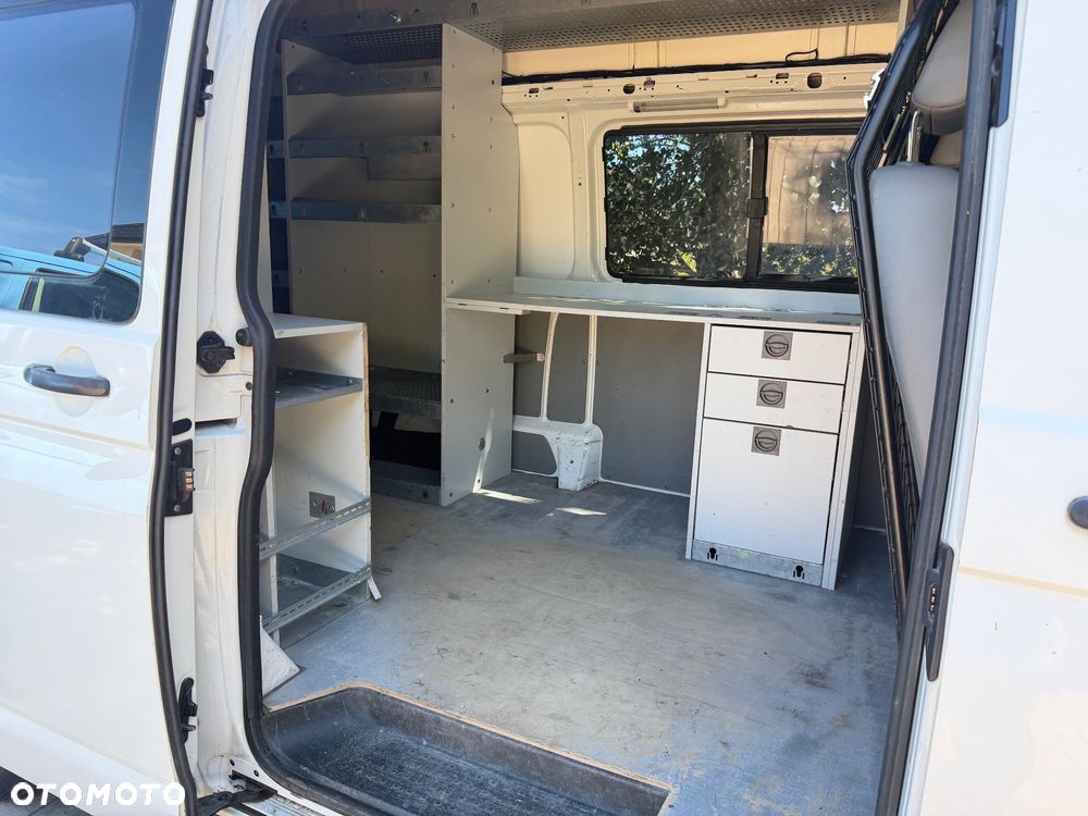 Volkswagen Transporter - 8