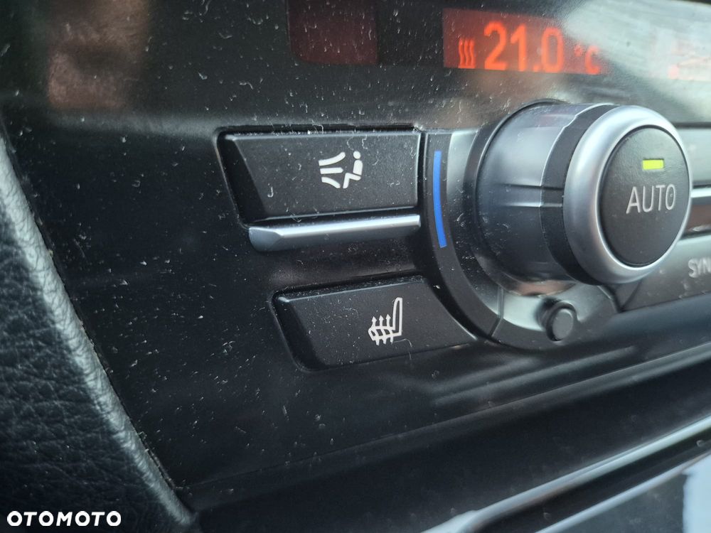 BMW Seria 5 518d - 24