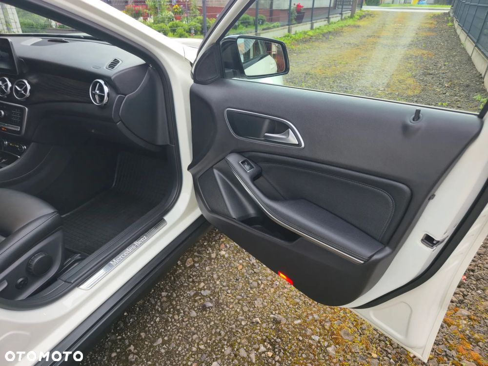 Mercedes-Benz GLA 250 4-Matic - 15
