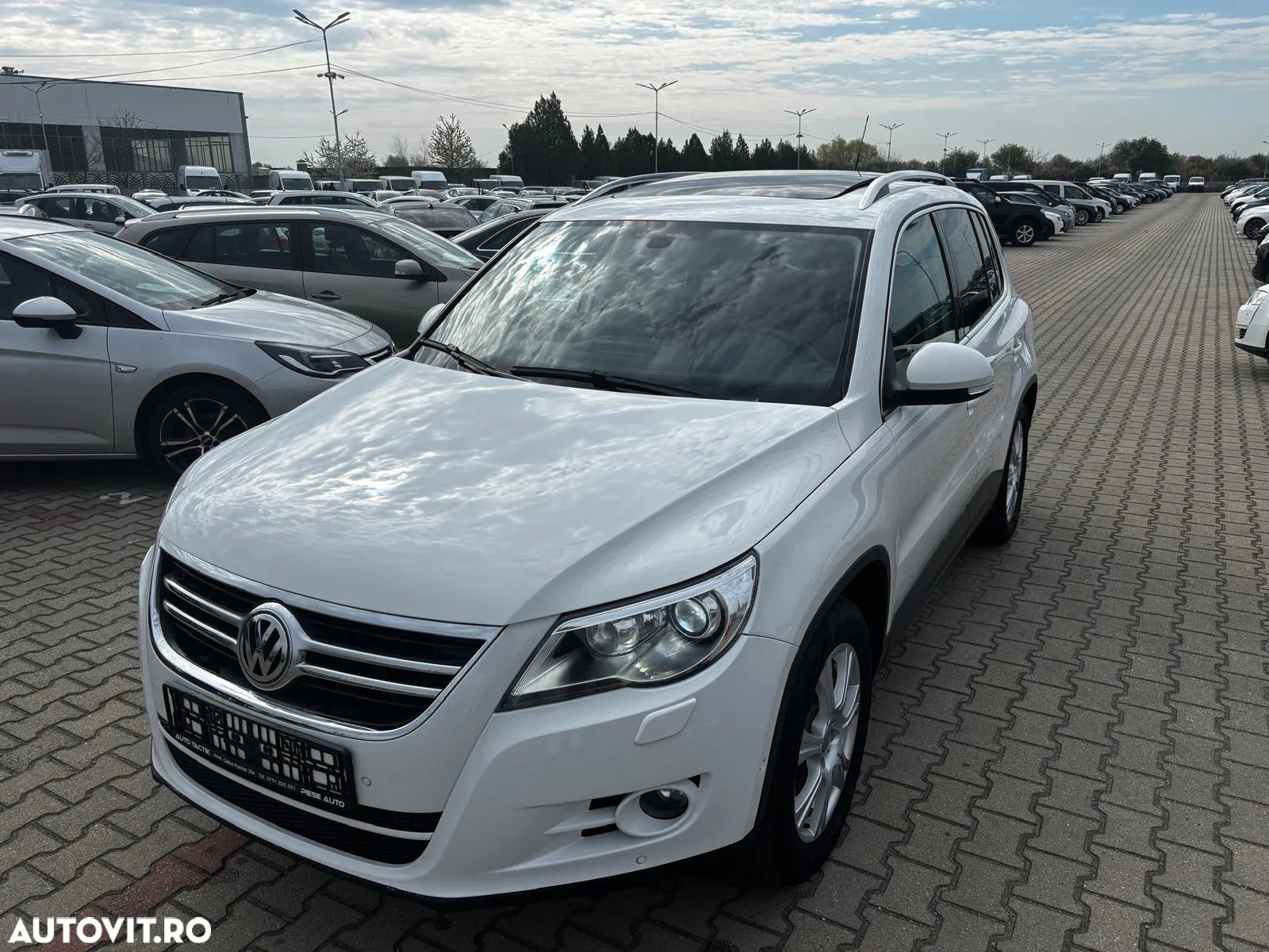 Volkswagen Tiguan - 17