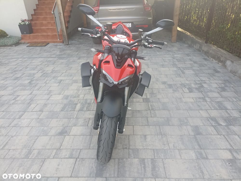 Ducati Streetfighter V2 - 14