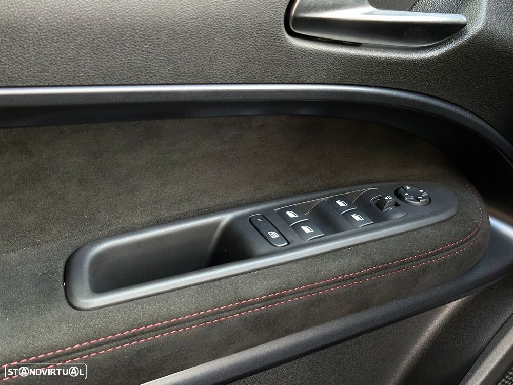 Alfa Romeo Junior 1.2 Q4 eDCT6 - 27