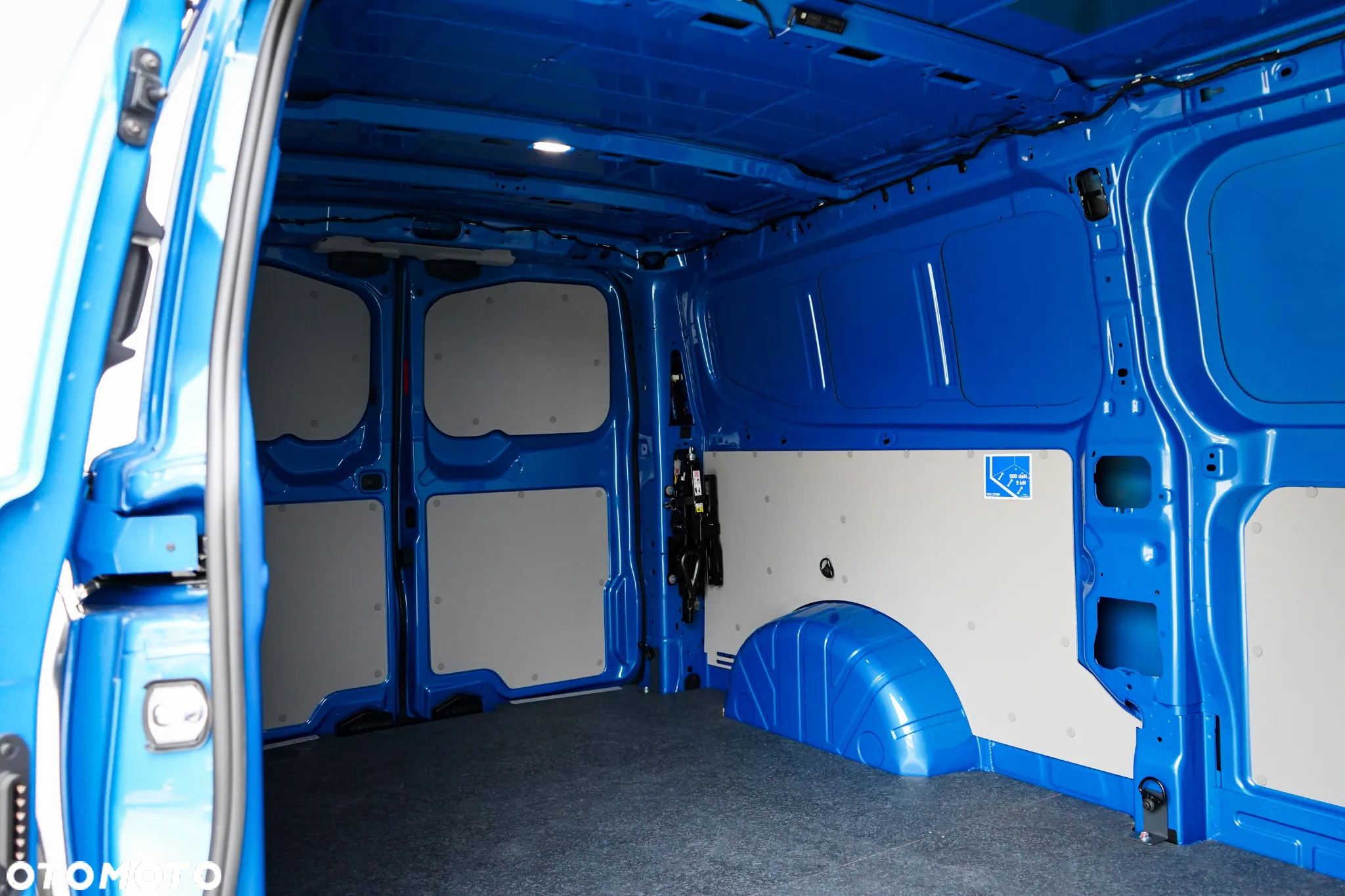 Volkswagen T7 Transporter - 12