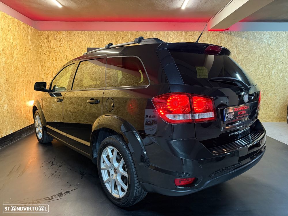 Fiat Freemont 2.0 M-Jet Urban - 25