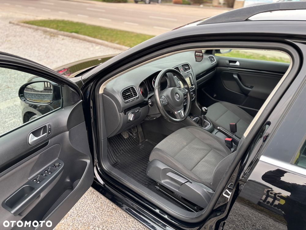 Volkswagen Golf - 6