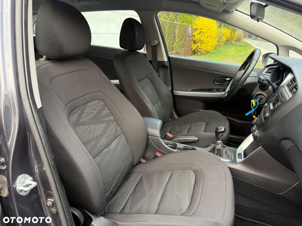 Kia Ceed 1.4 CVVT Dream-Team Edition - 11