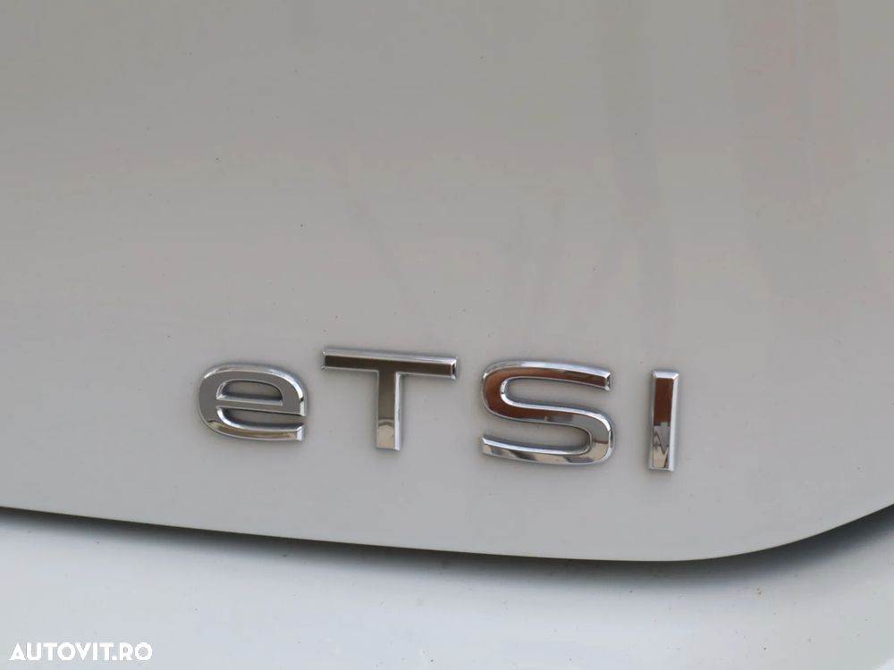 Volkswagen Golf 1.5 eTSI ACT DSG MHEV R-Line - 11