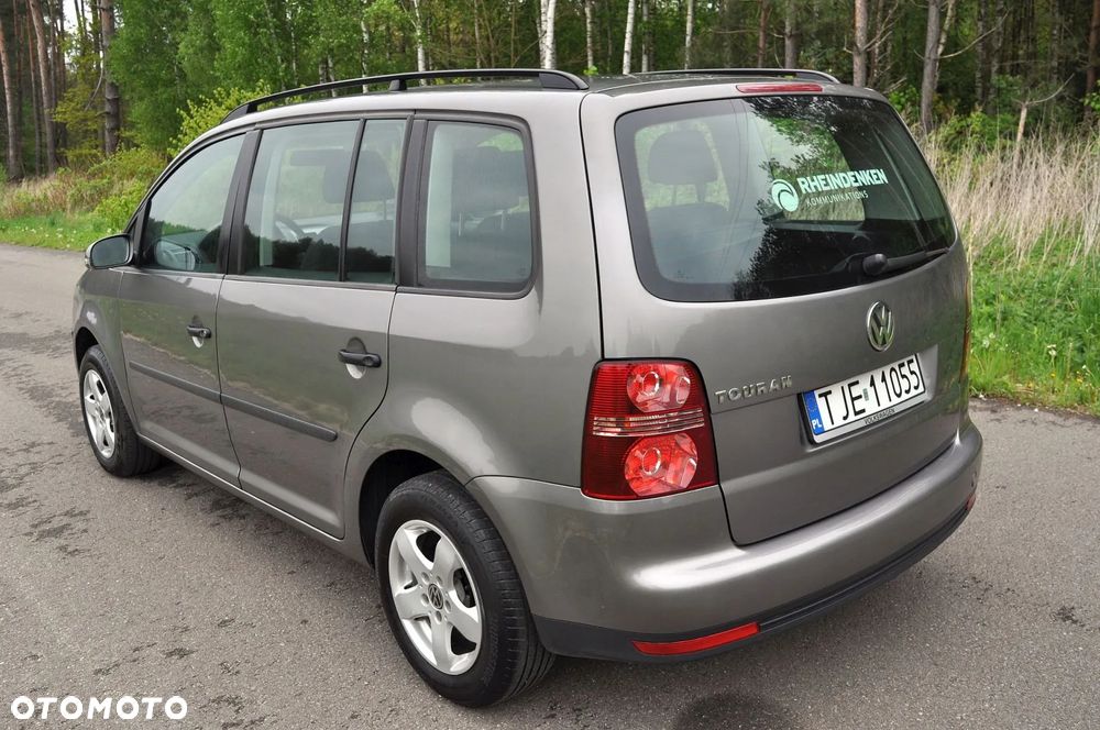 Volkswagen Touran 1.6 Conceptline - 4