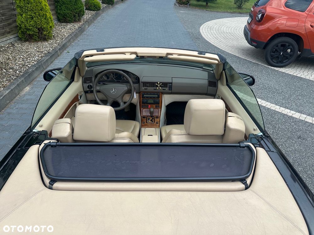 Mercedes-Benz SL - 16