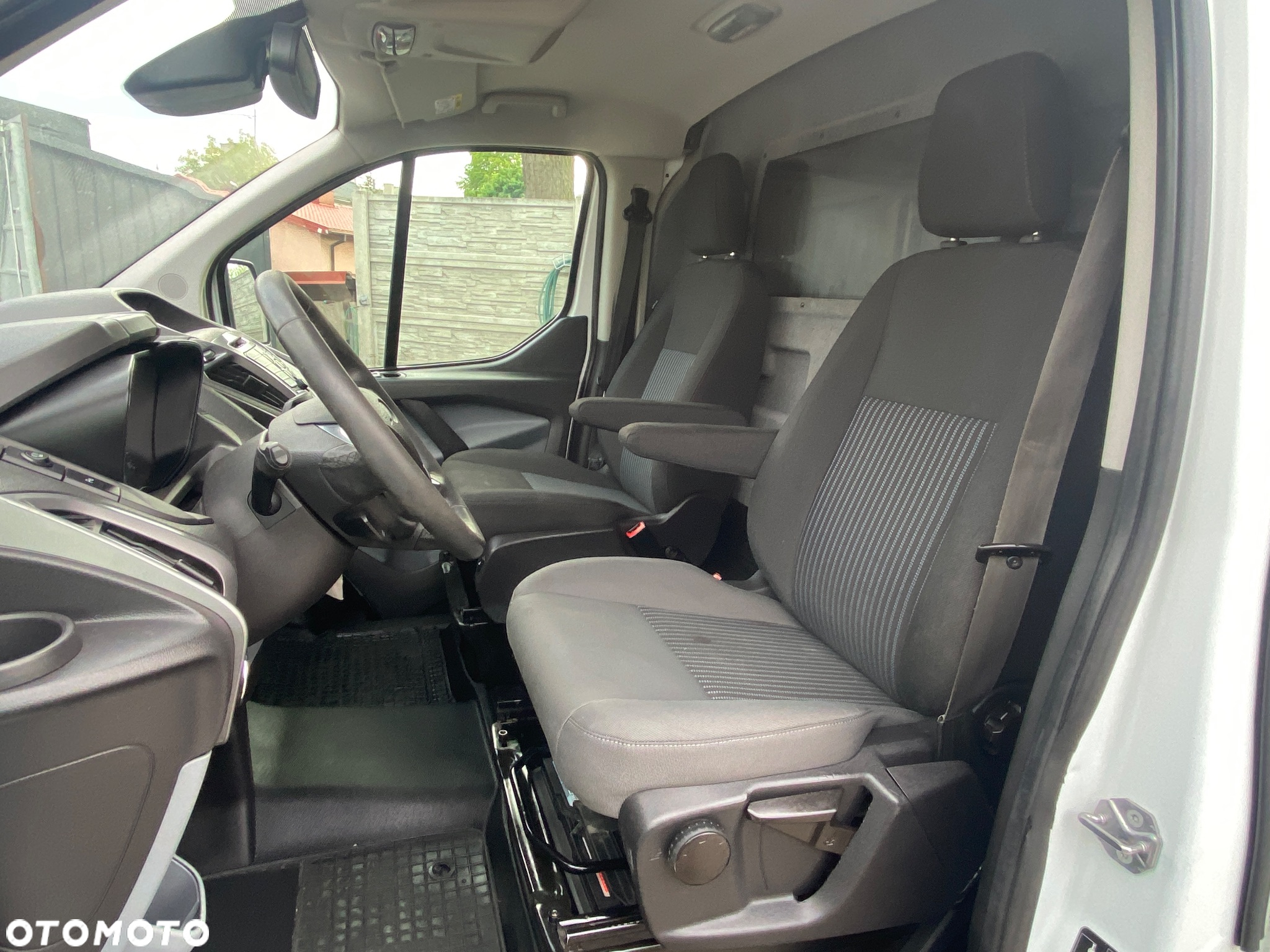Ford TRANSIT CUSTOM - 16