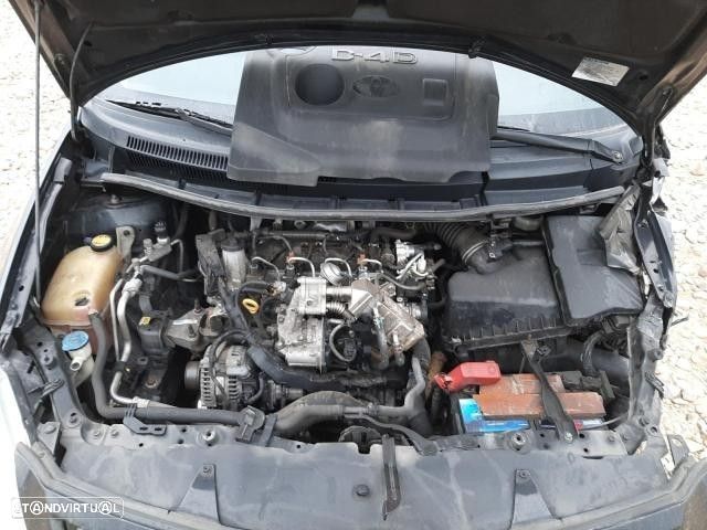 Peças Toyota Auris  Híbrido 2012 - 23