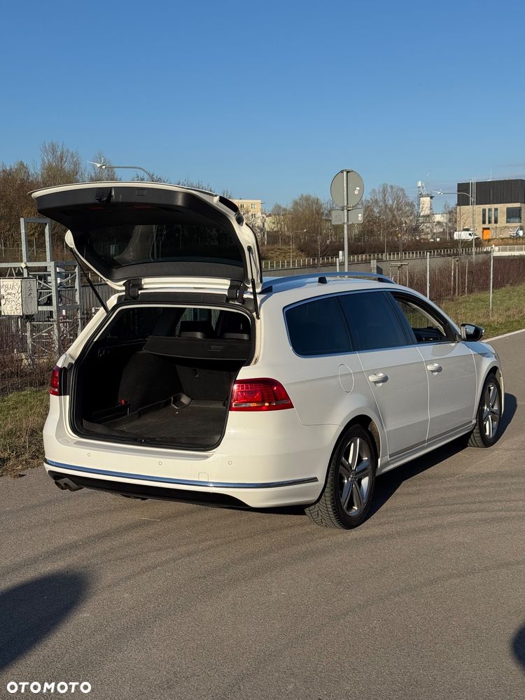 Volkswagen Passat 2.0 TDI Highline R-Style DSG - 11