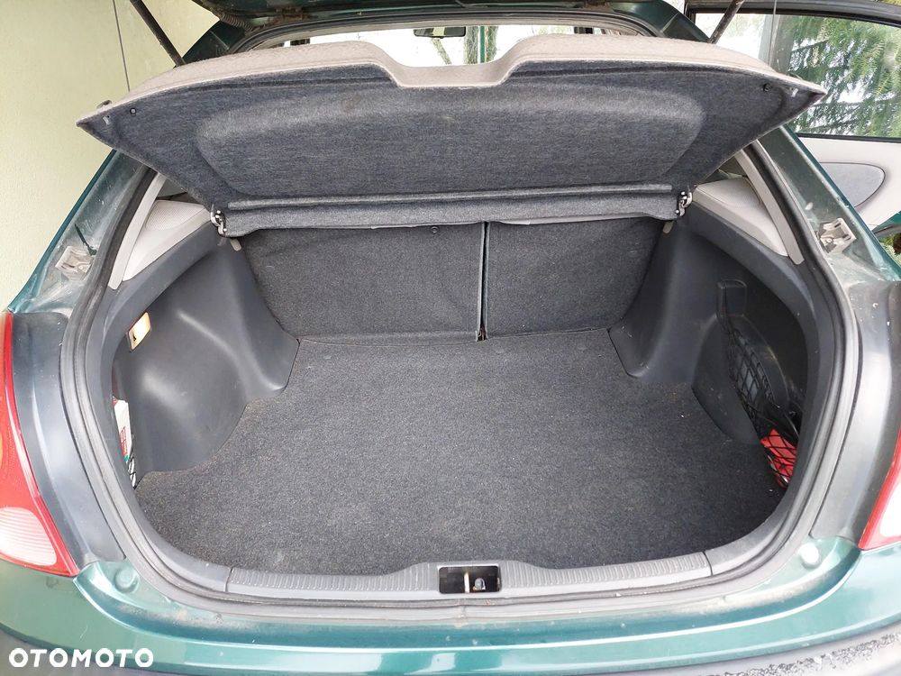 Toyota Corolla 1.4 Terra1 - 12