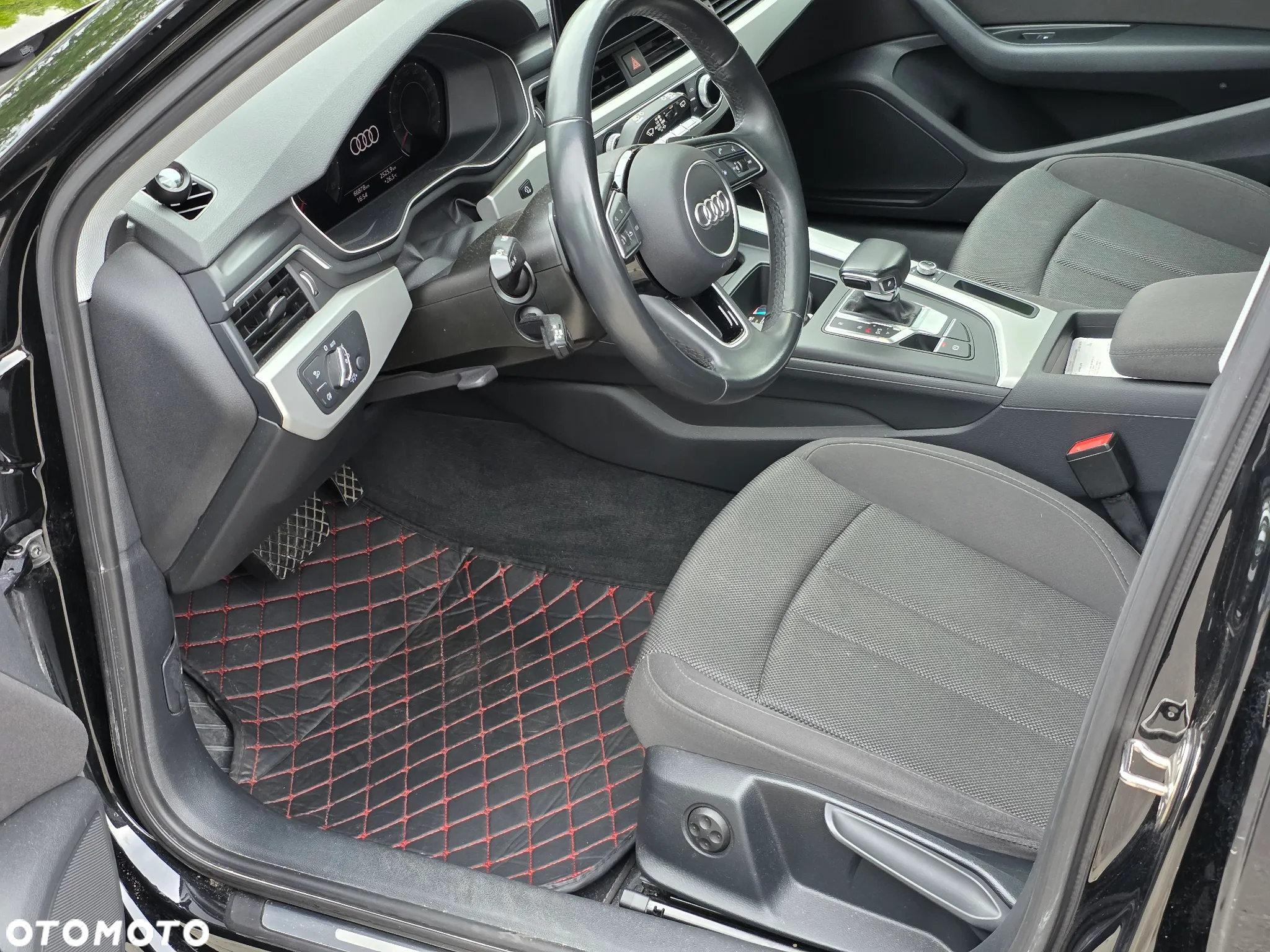 Audi A4 Avant 35 TFSI S tronic design - 32