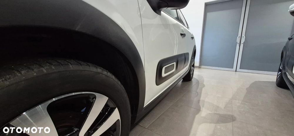Citroën C3 1.2 PureTech Shine - 23