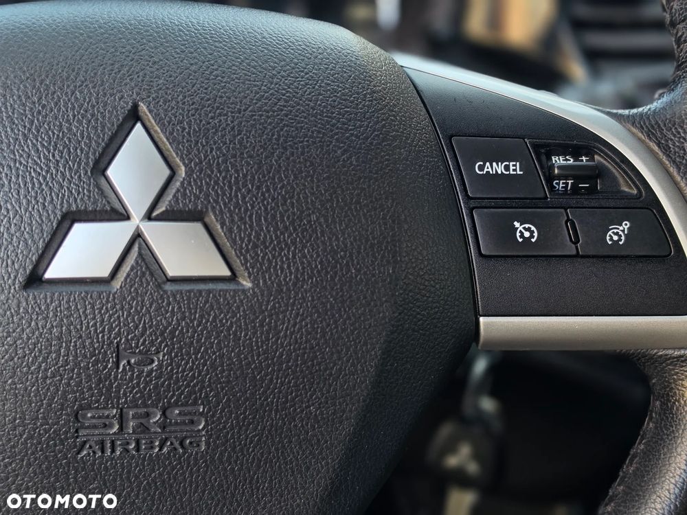 Mitsubishi Outlander - 22