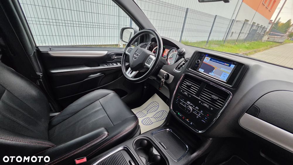 Dodge Grand Caravan 3.6 R/T - 9