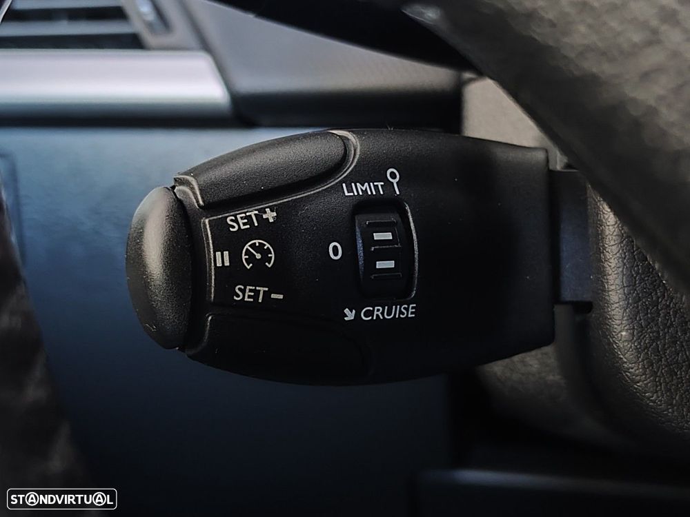 Peugeot 207 1.4 16V Active - 23