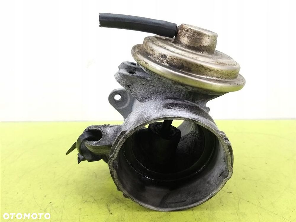 Zawór EGR Mercedes C-klasa 2.2CDI  W203 2000-2007 PIERBURG A611090075A - 4