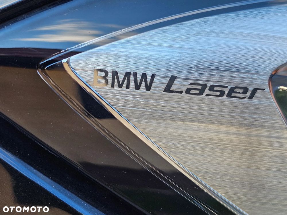 BMW Seria 3 330e M Sport - 30