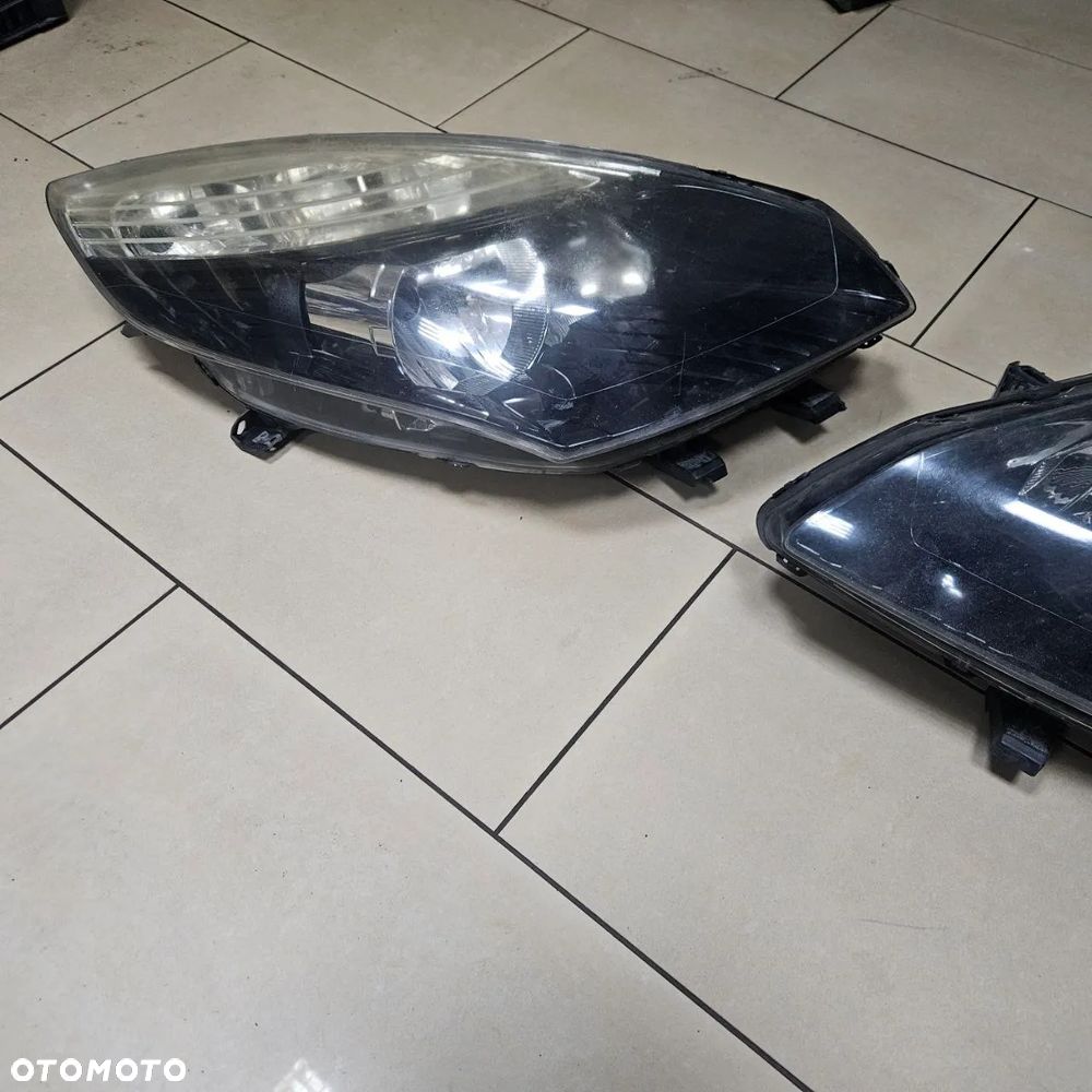 Lampa przednia / przód prawa / Renault Scenic III - 8