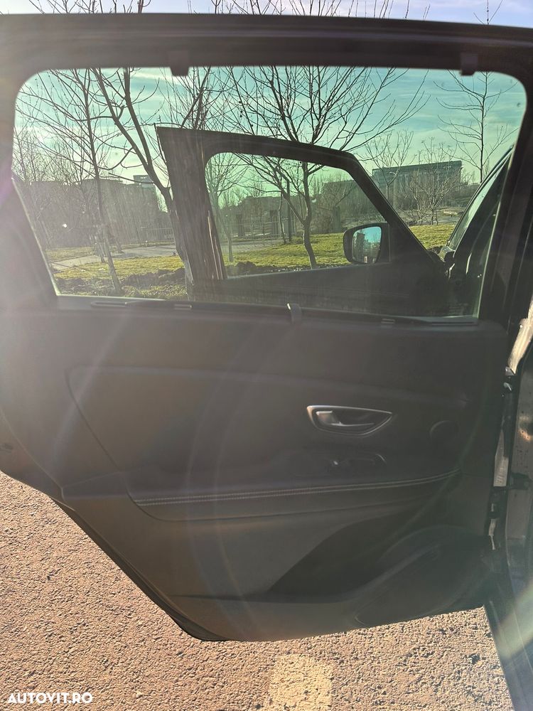 Renault Grand Scenic - 10