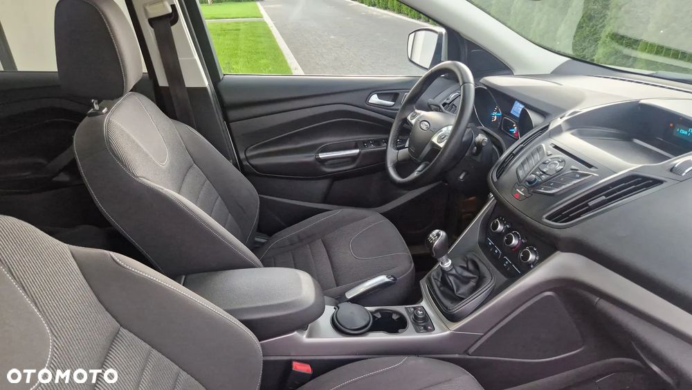 Ford Kuga 1.6 EcoBoost 2x4 Titanium - 18