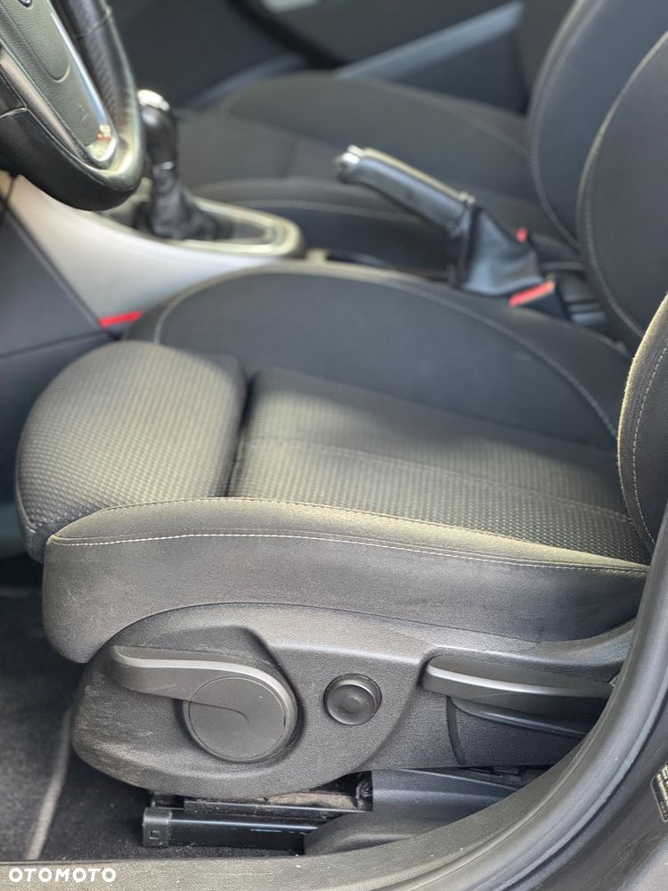 Opel Astra 1.6 Turbo Design Edition - 15