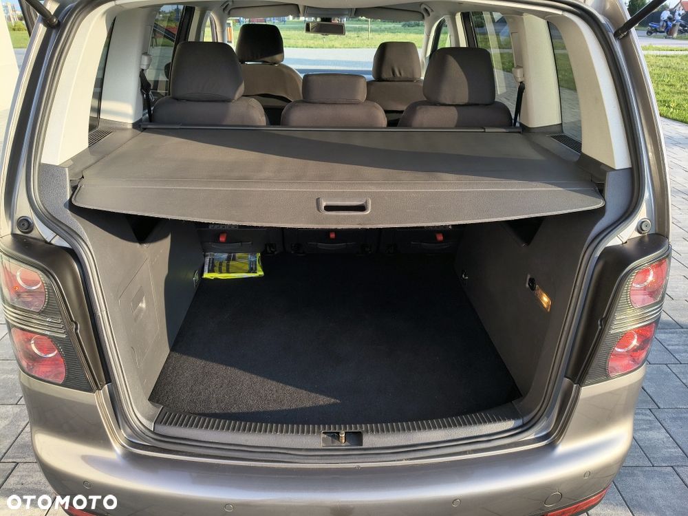 Volkswagen Touran - 7