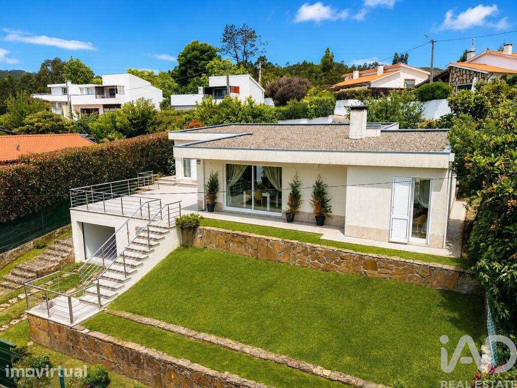 Casa / Villa T3 em Vila Nova de Cerveira e Lovelhe de 126 m2 - Grande imagem: 2/33