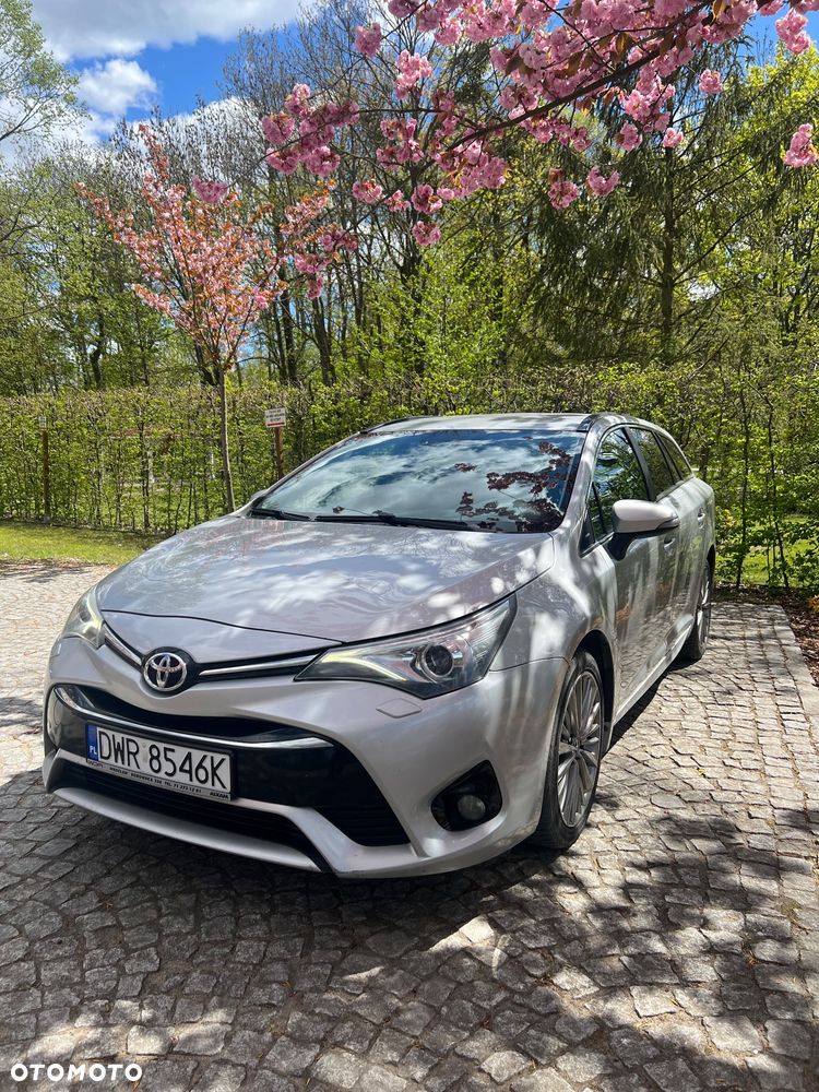 Toyota Avensis 2.0 D-4D Prestige - 2