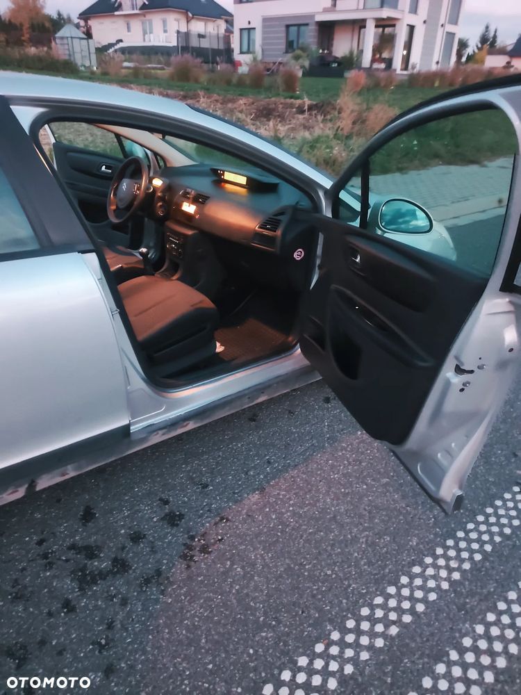 Citroen C4 2005 photo 3