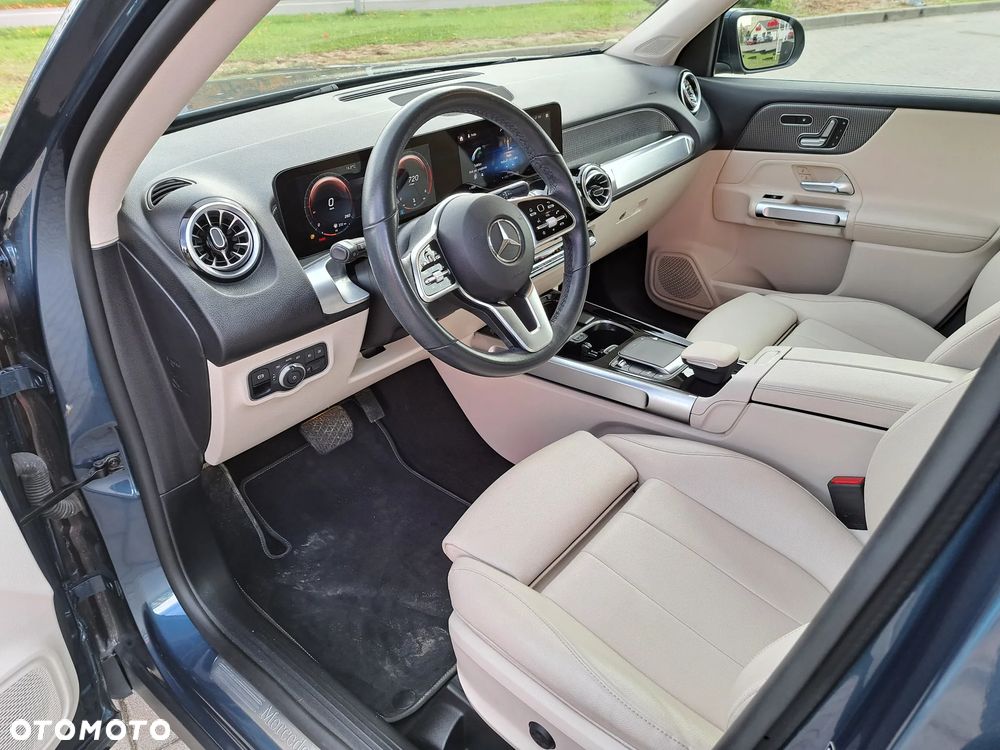 Mercedes-Benz GLB - 14