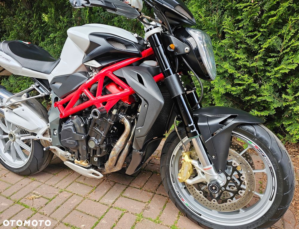 MV AGUSTA Brutale - 4