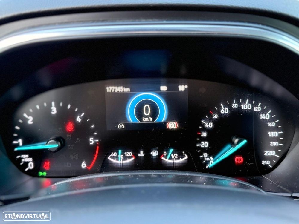 Ford Focus SW 1.5 TDCi EcoBlue Business - 18