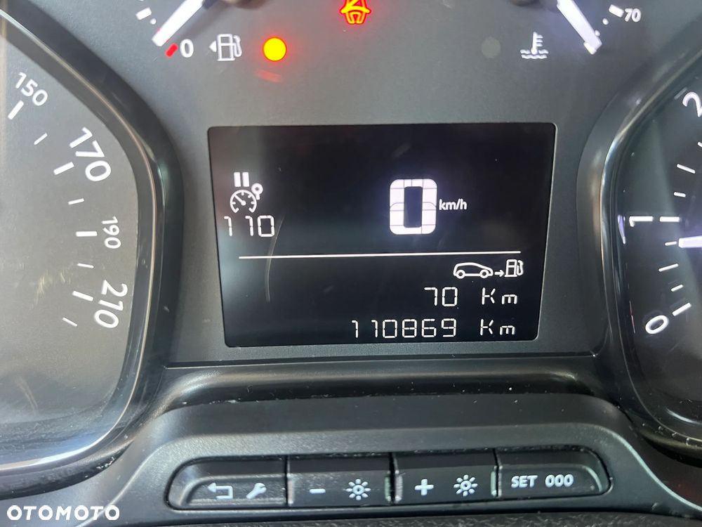 Opel Vivaro - 17