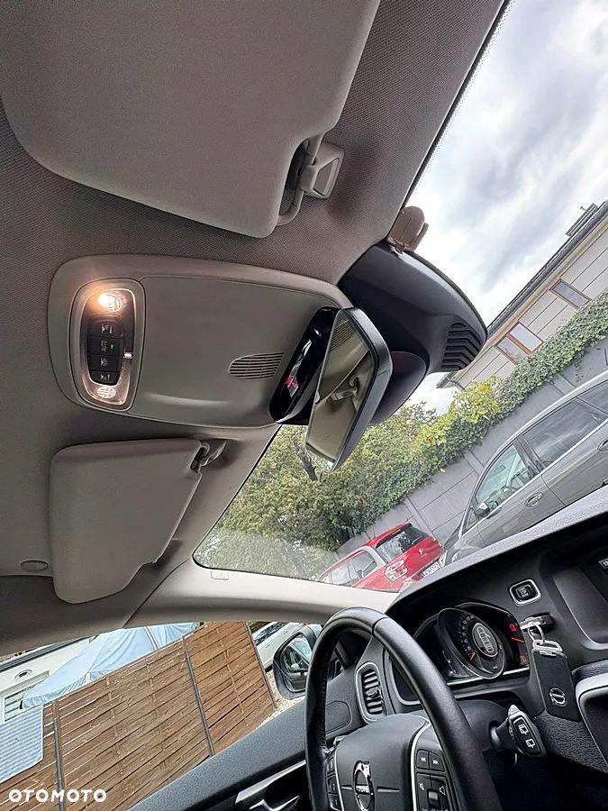Volvo V40 D2 Drive-E Momentum - 30