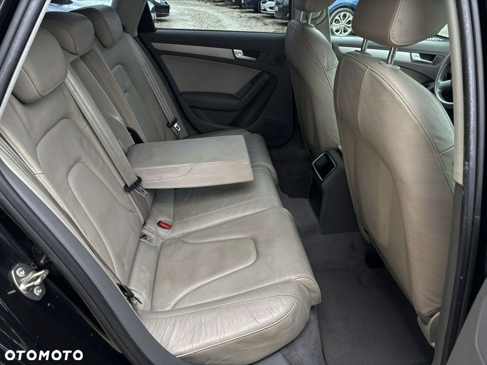 Audi A4 Avant 2.0 TDI DPF Ambiente - 22