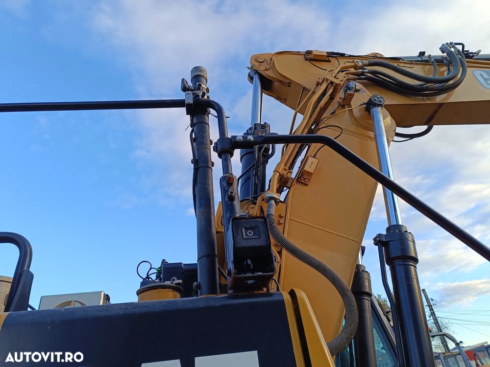 Caterpillar 320FL - 9