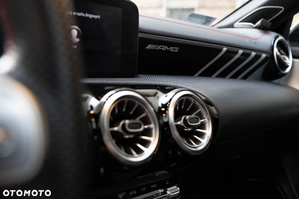 Mercedes-Benz CLA AMG 45 S 4-Matic 8G-DCT - 12