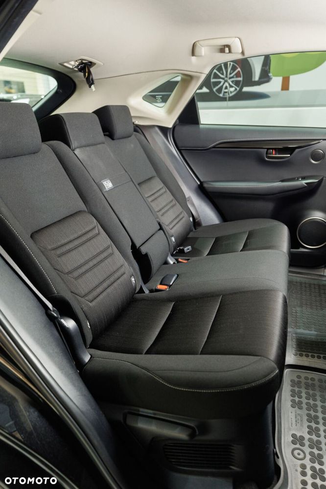 Lexus NX 300h Elegance 2WD - 18